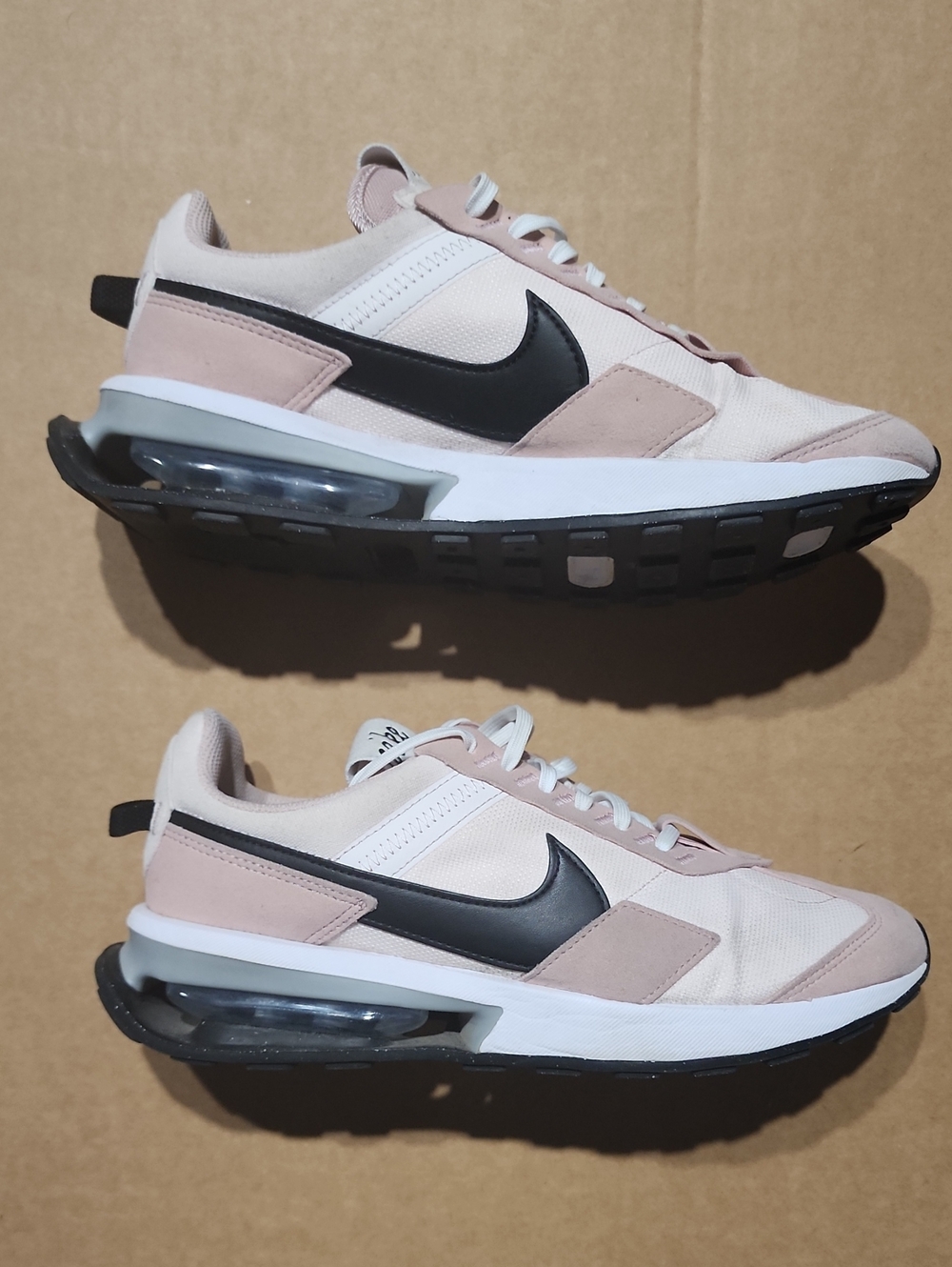 Nike Women's Air Max Pre-Day Light Soft Pink Size 9